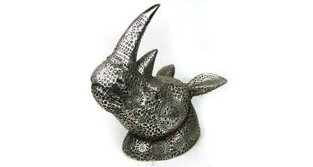 电镀犀牛摆件 厦门智慷工业设计定制化工艺品的价值与美学